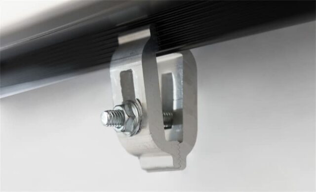 LOMAX B0010019 Professional Series Tonneau Cover; Diamond Plate Finish; Single Rail;