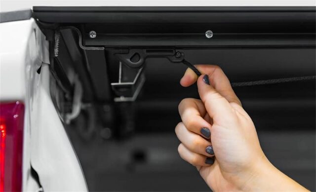 LOMAX B3010069 Hard Tri-Fold Cover; Black Urethane Finish; Split Rail;