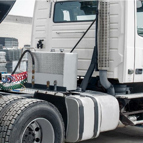 Buyers Products UR50A 50 Gallon Upright Aluminum Hydraulic Reservoir, Lightweight, With Baffles & Sight Gauge, Hydraulic Tank Compatible with Trucks