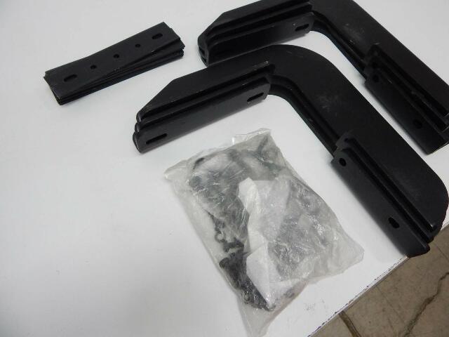 Dee Zee DZ15326 Rough Step Mounting Bracket Kit