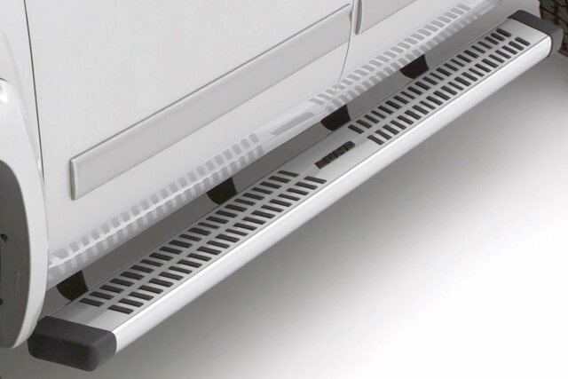 Lund 22108054 Summit Ridge Chrome Straight Running Board Kit