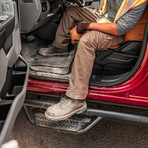 RealTruck Podium SS Steps Compatible with Jeep Gladiator JT | Wheel-to-Wheel, Stainless Steel, Polished | HPJT-SS | Compatible with Jeep Gladiator (JT) 4 Door, SRW Gas 2020-2024