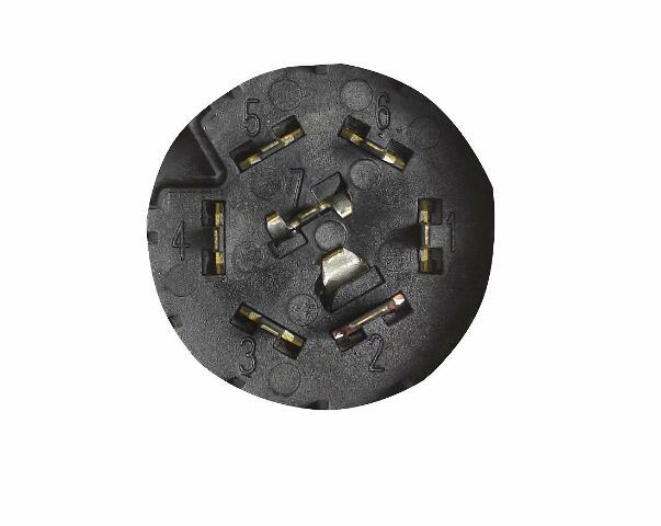 RV Designer Collection P916 7-Way RV OEM Socket Gm Twist-