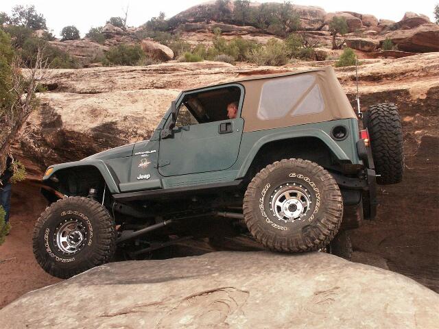 SmittyBilt REPL TOP W TINT DEN SPC - SB9970217