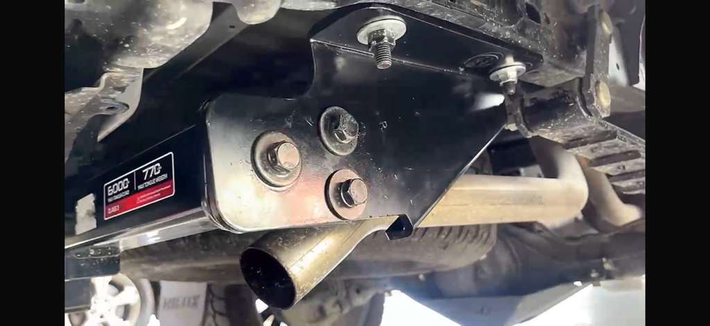 Fenza Class III ModularTowing Hitch Receiver Compatible with Toyota Hilux 2016–2022 Heavy-Duty 2-Inch Trailer Hitch for Towing, Bike Racks, Cargo Carriers, and Outdoor Equipment – Durable Steel