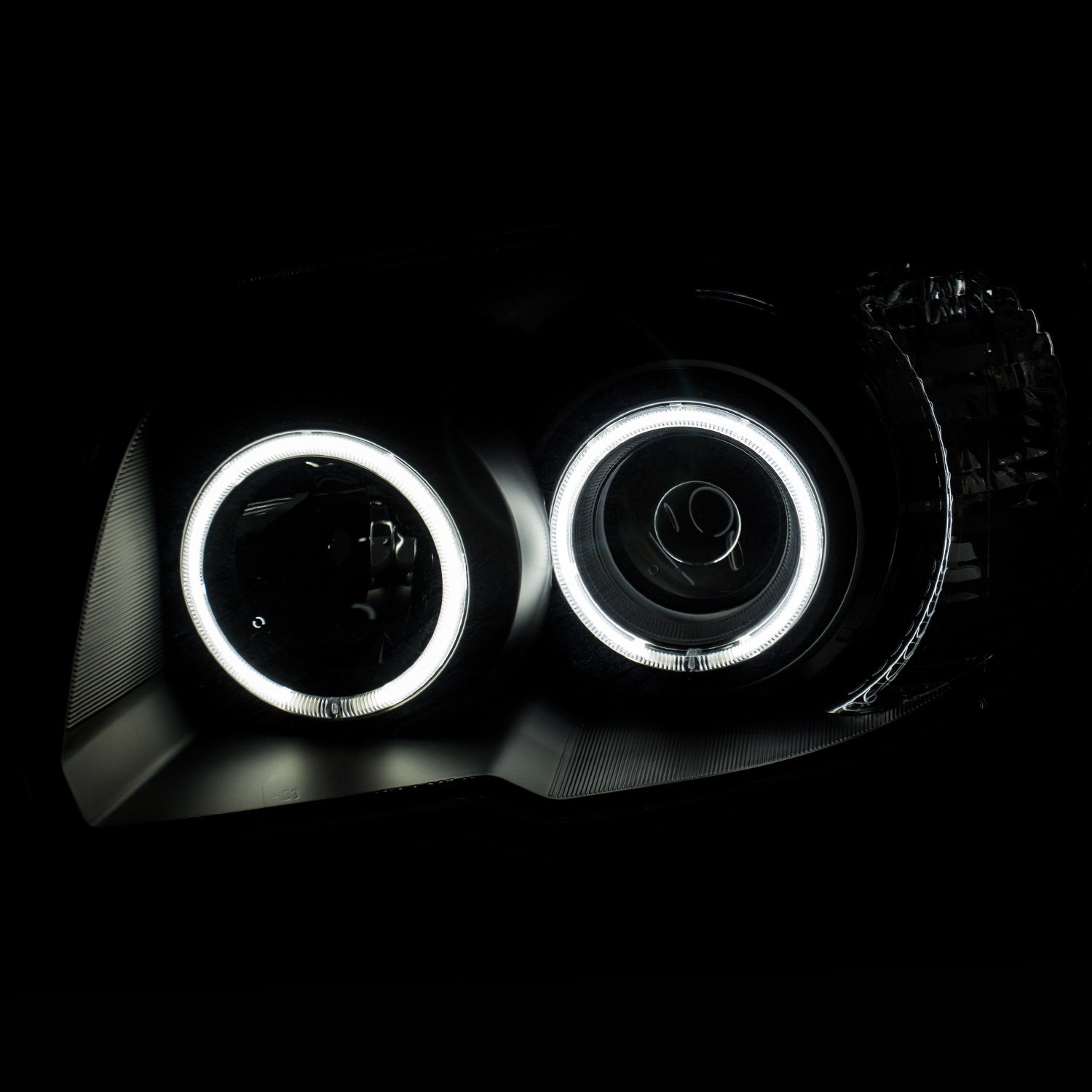 Anzo USA 111320 Projector Headlight Set Fits 06-09 4Runner