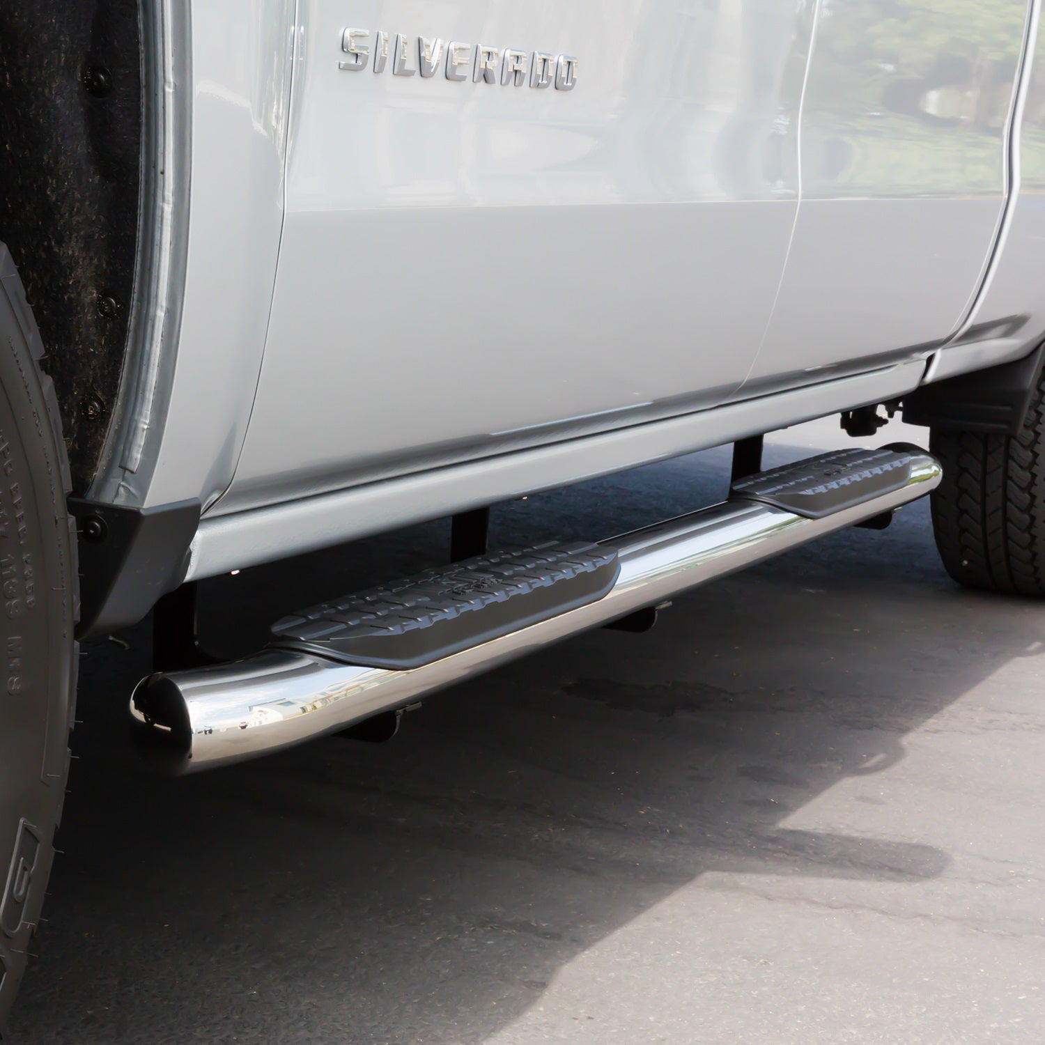 Westin 21-53720 PRO TRAXX 5 Oval Nerf Step Bars