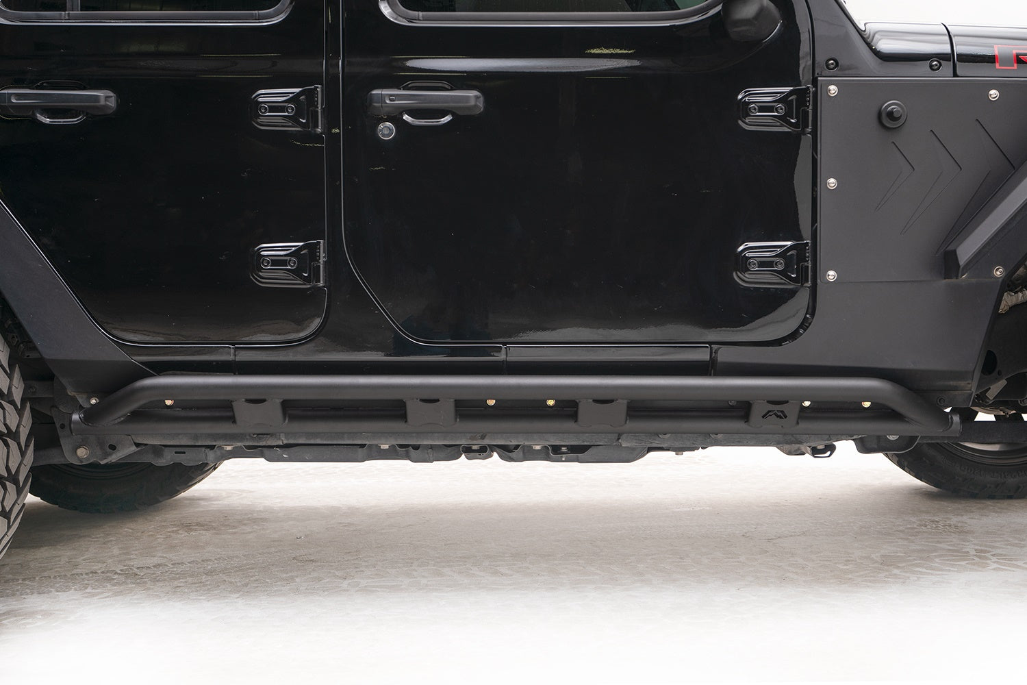 Fab Fours JL18-G1750-1 Rock Slider Fits 18-20 Wrangler (JL)