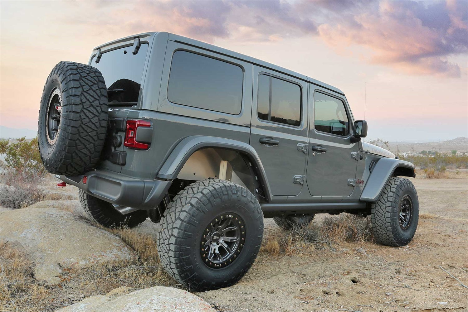 Fabtech FTS24272 Tube Fenders Fits 18-21 Wrangler (JL)