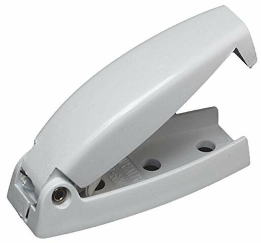 RV Designer E211, Plastic Rounded Baggage Door Catch, White, 2 Per Pack, Compartment Hardware