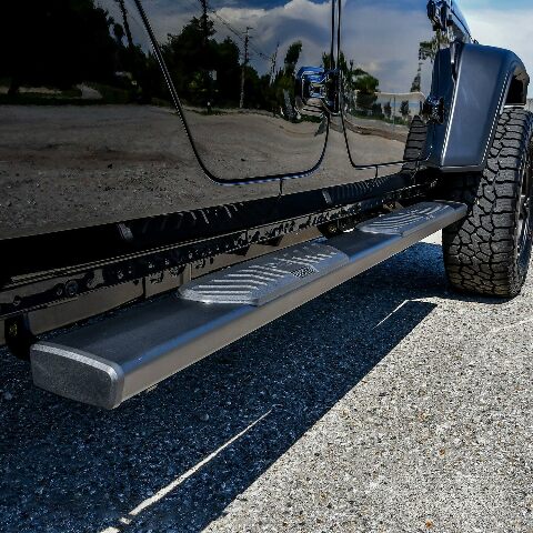 Westin R5 Nerf Step Bars