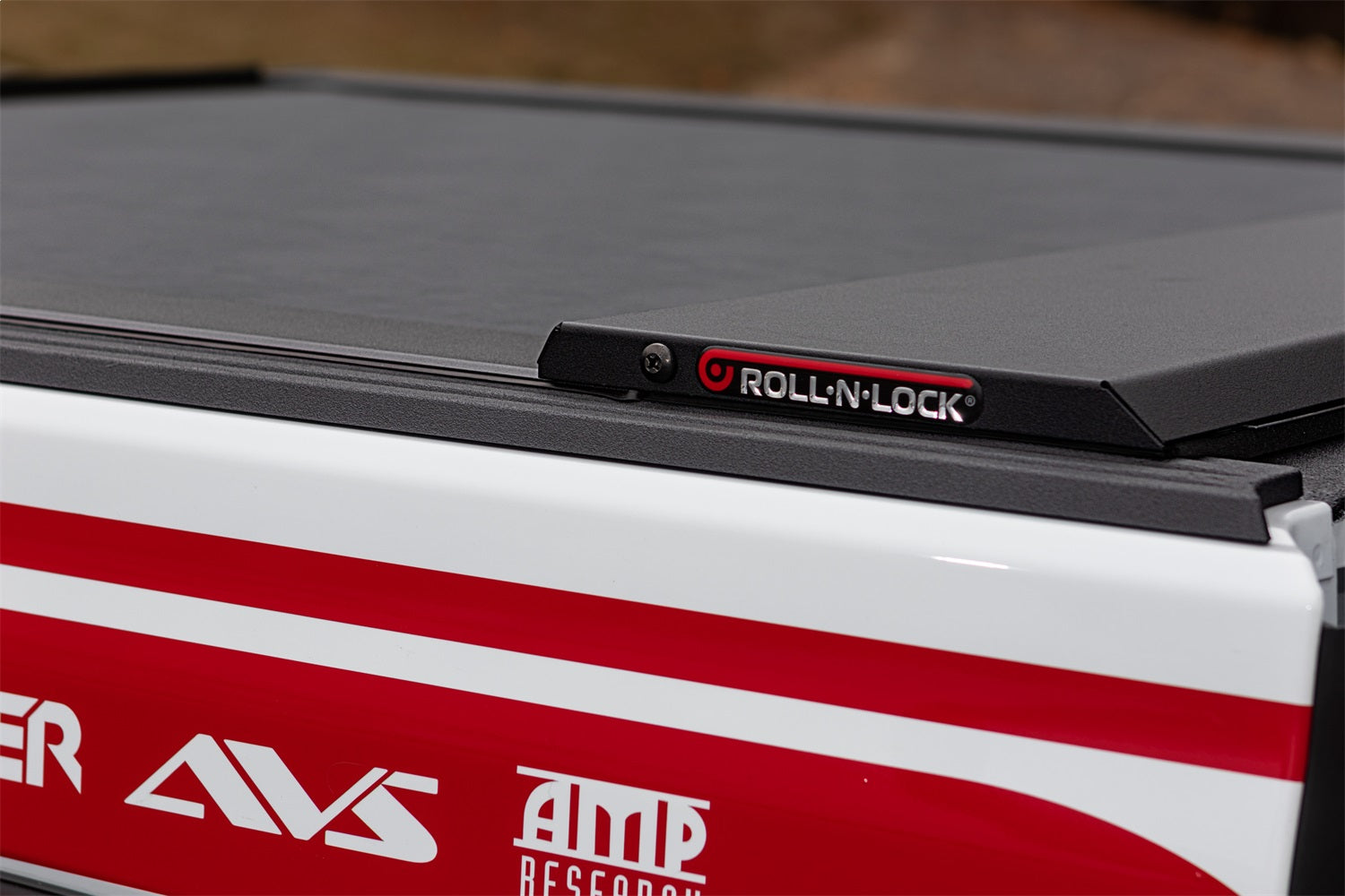Roll-N-Lock LG495M Roll-N-Lock M-Series Truck Bed Cover Fits 20-22 Gladiator